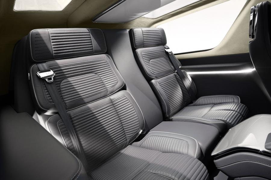  Lincoln Navigator Concept 2016 года  (фото 15 из 17)